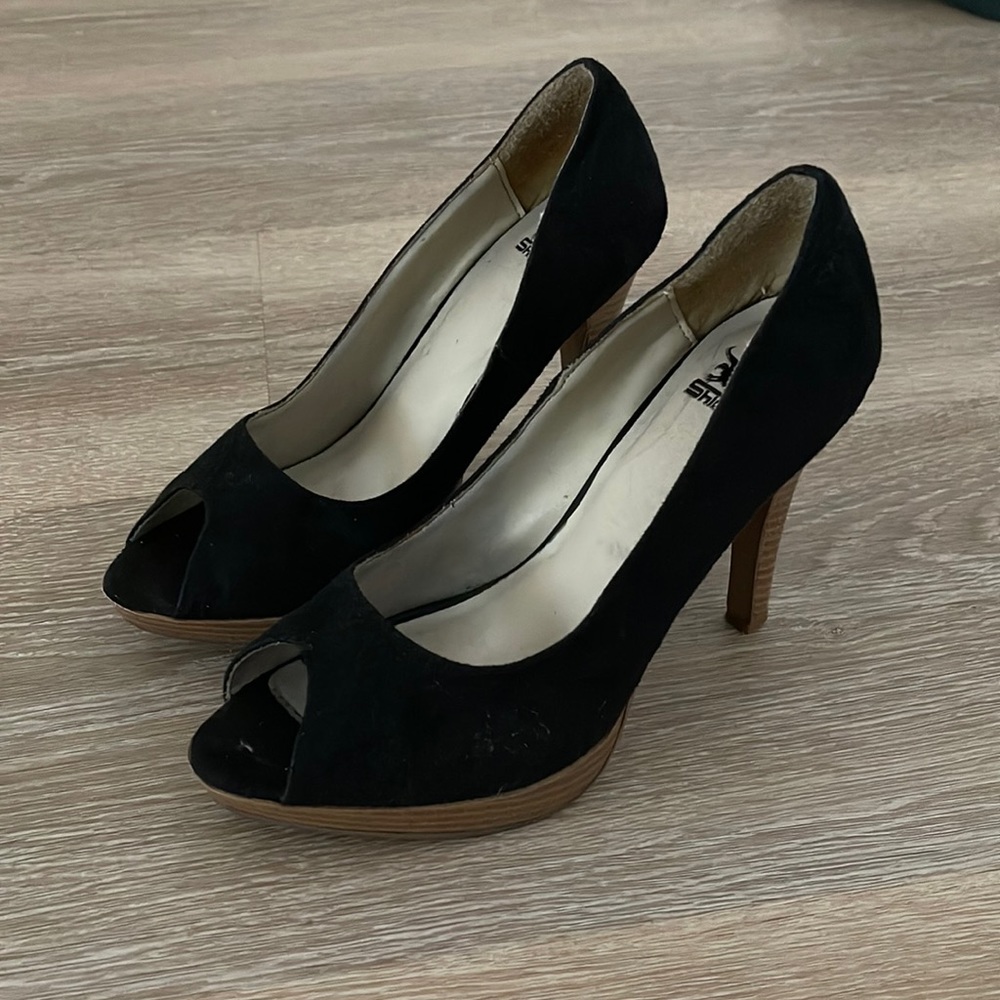 Black suede Shiekh heel